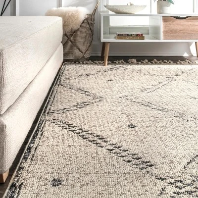 NuLOOM Camilla Moroccan Tassel Area Rug 5 NuLOOM Camilla Moroccan Tassel Area Rug - Image 3