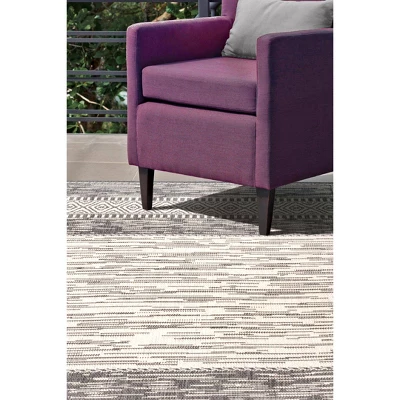 NuLOOM Outdoor Lana Patio Area Rug 5 NuLOOM Outdoor Lana Patio Area Rug - Image 3