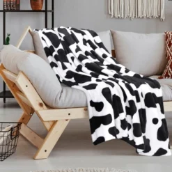 PiccoCasa 300GSM Cow Printed Fleece Flannel Throw Blanket Black And White 1 Pc -Finest Home Decoration GUEST 32d62922 d4a5 44e3 8749 0009df887267