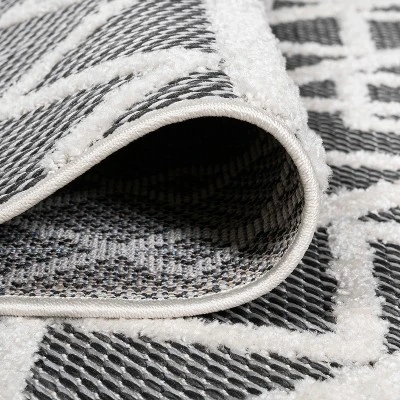 Aylan High-Low Pile Knotted Trellis Geometric Indoor/Outdoor Area Rug - JONATHAN Y 6 Aylan High-Low Pile Knotted Trellis Geometric Indoor/Outdoor Area Rug - JONATHAN Y - Image 4