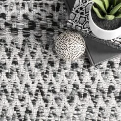 NuLOOM Natosha Indoor/Outdoor Chevron Striped Area Rug -Finest Home Decoration GUEST c7d56763 a5e2 4385 b8f8 4debc0a323eb