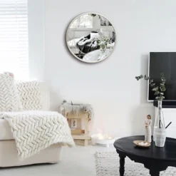 LuxenHome Silver Metal Frame Round Accent Vanity Wall Mirror 14 LuxenHome Silver Metal Frame Round Accent Vanity Wall Mirror -Finest Home Decoration GUEST d2ead90d 38bc 40d4 bf75 6760d5560dc5