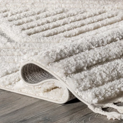 NuLOOM Risette Geometric Shag Tassel Area Rug 5 NuLOOM Risette Geometric Shag Tassel Area Rug - Image 3