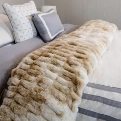 Lavish Home 60x80 Jacquard Faux Fur Blanket -Finest Home Decoration GUEST e192902b a5ad 4637 9474 665da9154101
