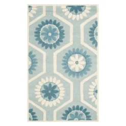 Holly Floral Tufted Area Rug - Safavieh -Finest Home Decoration GUEST fb95e929 8908 41bc 9e64 03ea86de8b46